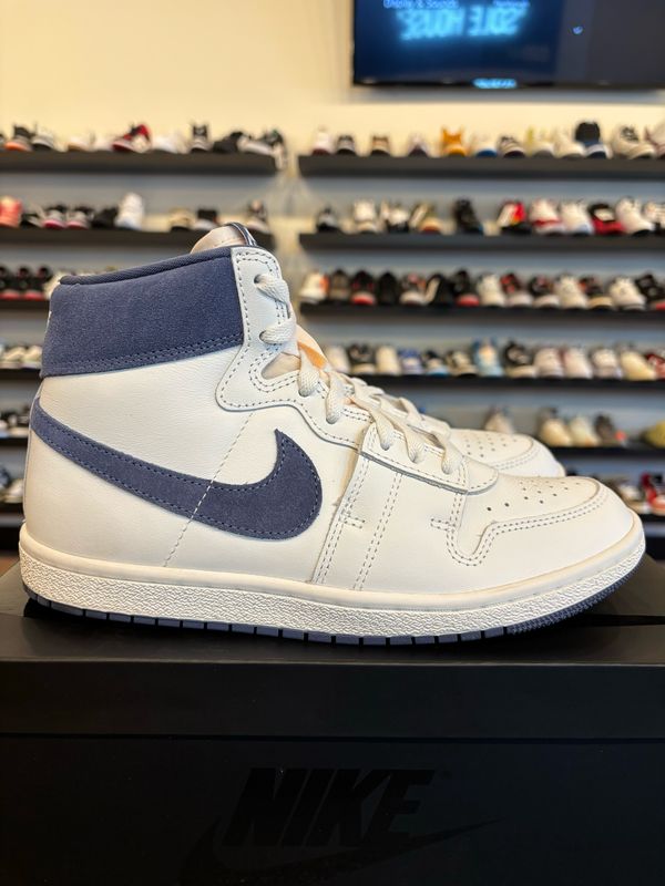 Jordan Air Ship Diffused Blue Size 8 Pre-Owned