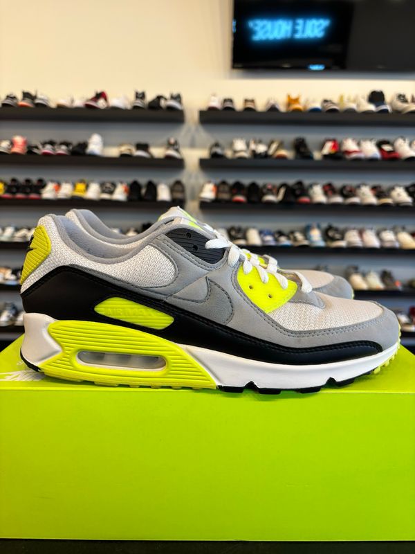 Nike Air Max 90 Volt 2020 Size 11.5 Pre-Owned