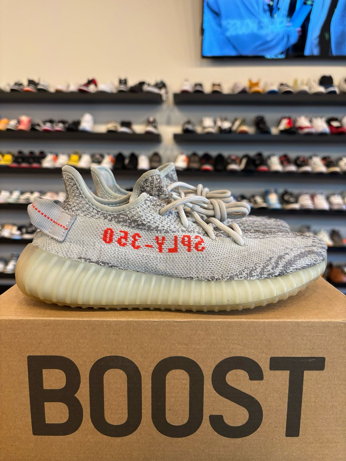 Yeezy 350 V2 Blue Tint Size 5.5 (7W) Pre-Owned