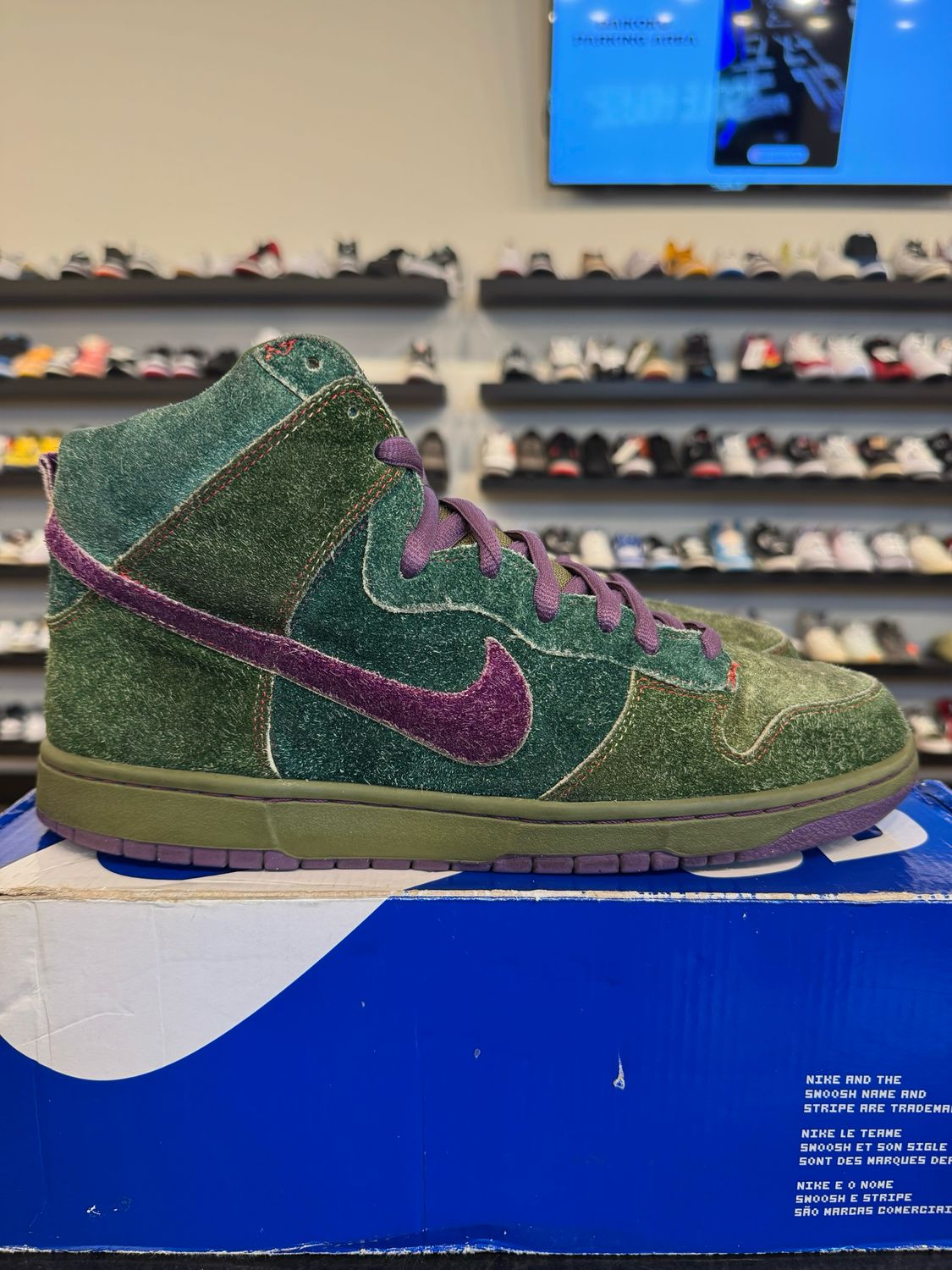 Nike SB Dunk High Skunk 420 (2010) Size 12 Pre-Owned