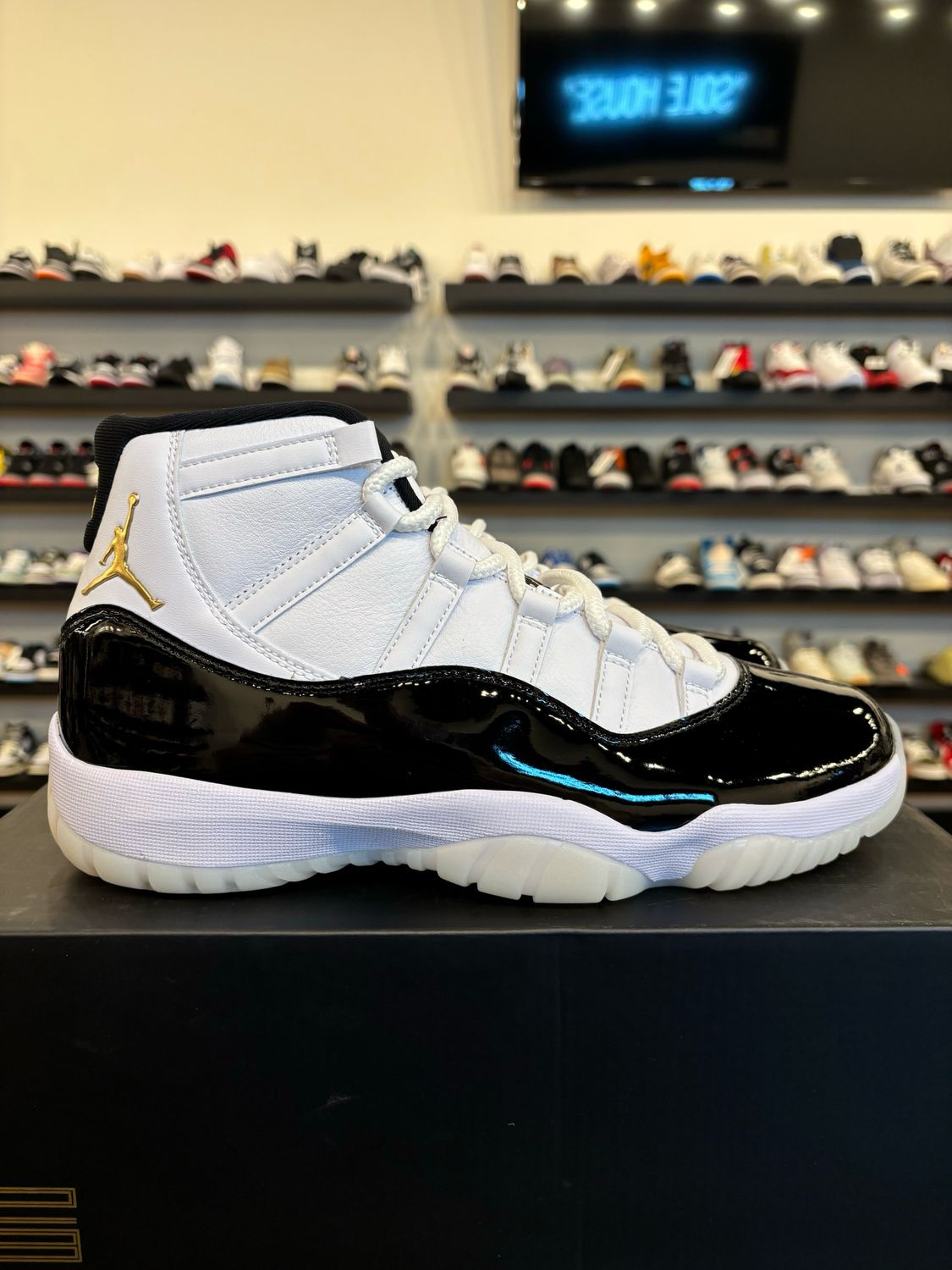 Jordan 11 Gratitude Size 10 Brand New