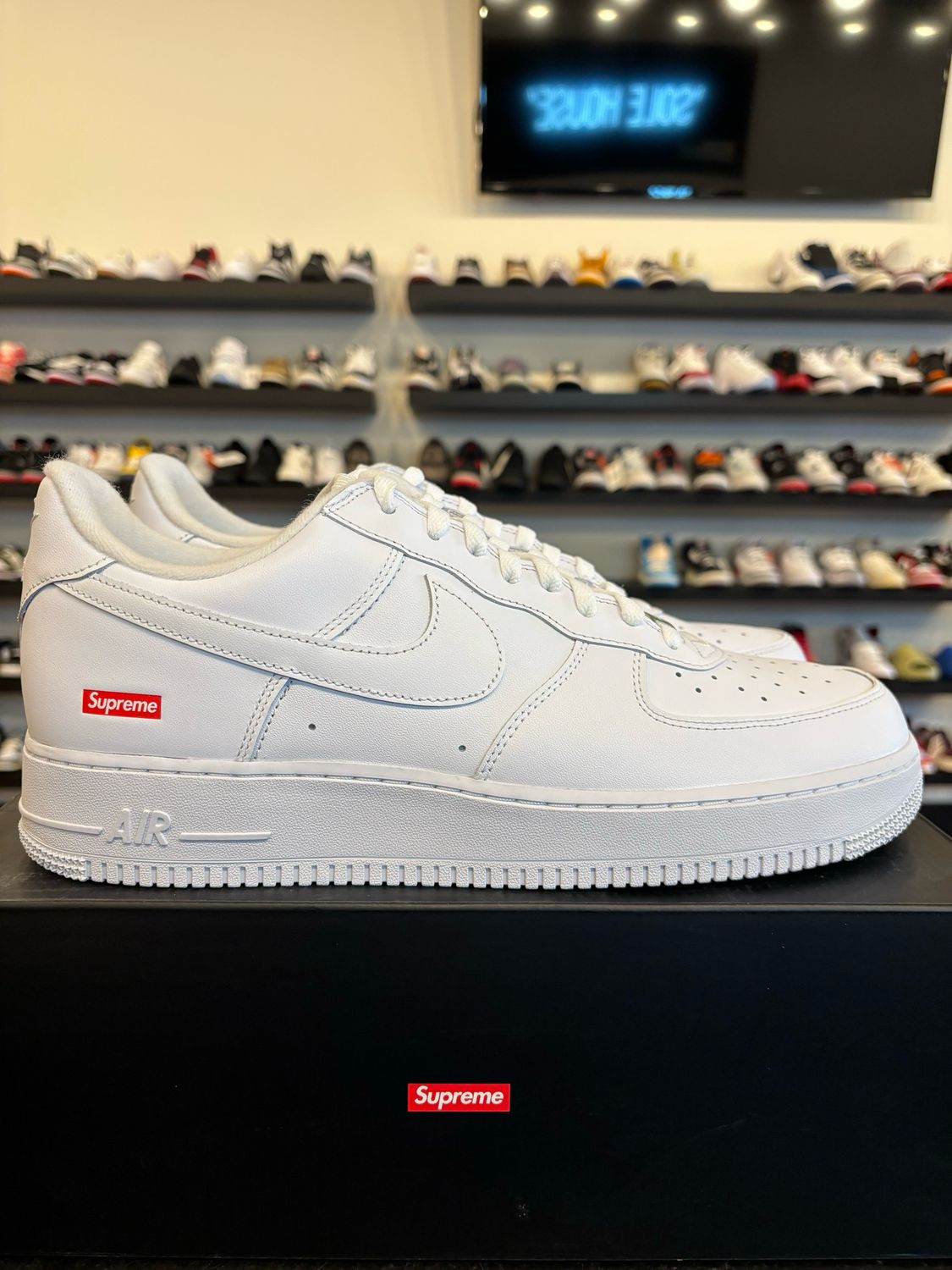 Nike Air Force 1 Low Supreme White Size 13 Brand New