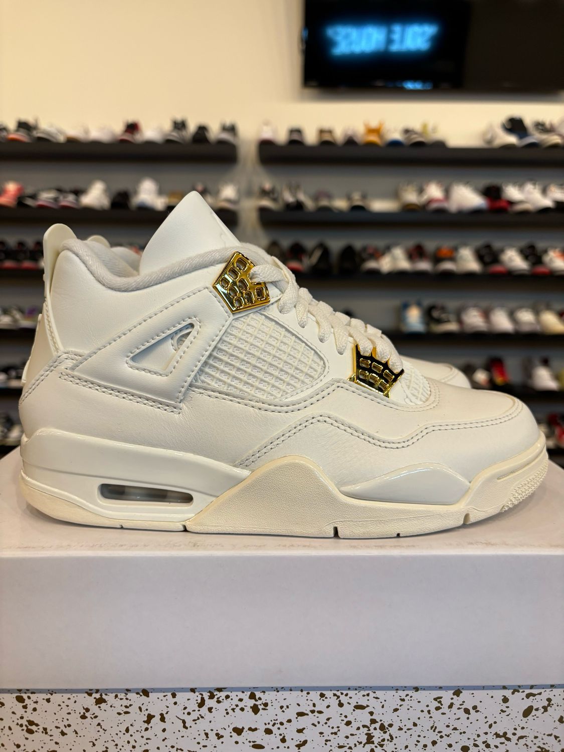 Jordan 4 Metallic Gold Size 5Y (6.5W) Pre-Owned
