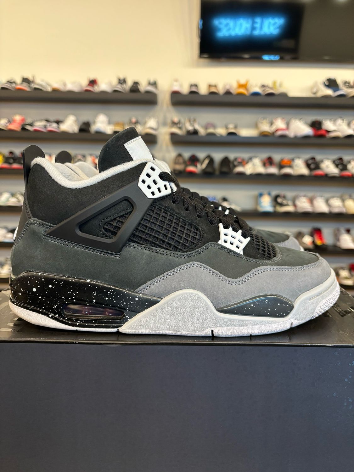 Jordan 4 Fear 2024 Size 8.5 Pre-Owned