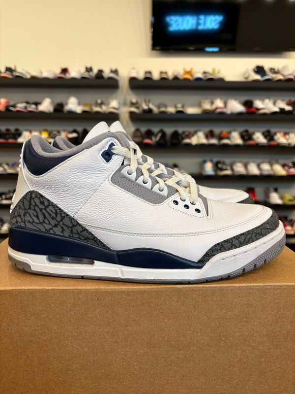 Jordan 3 Navy Size 9 Pre-Owned (No Box)