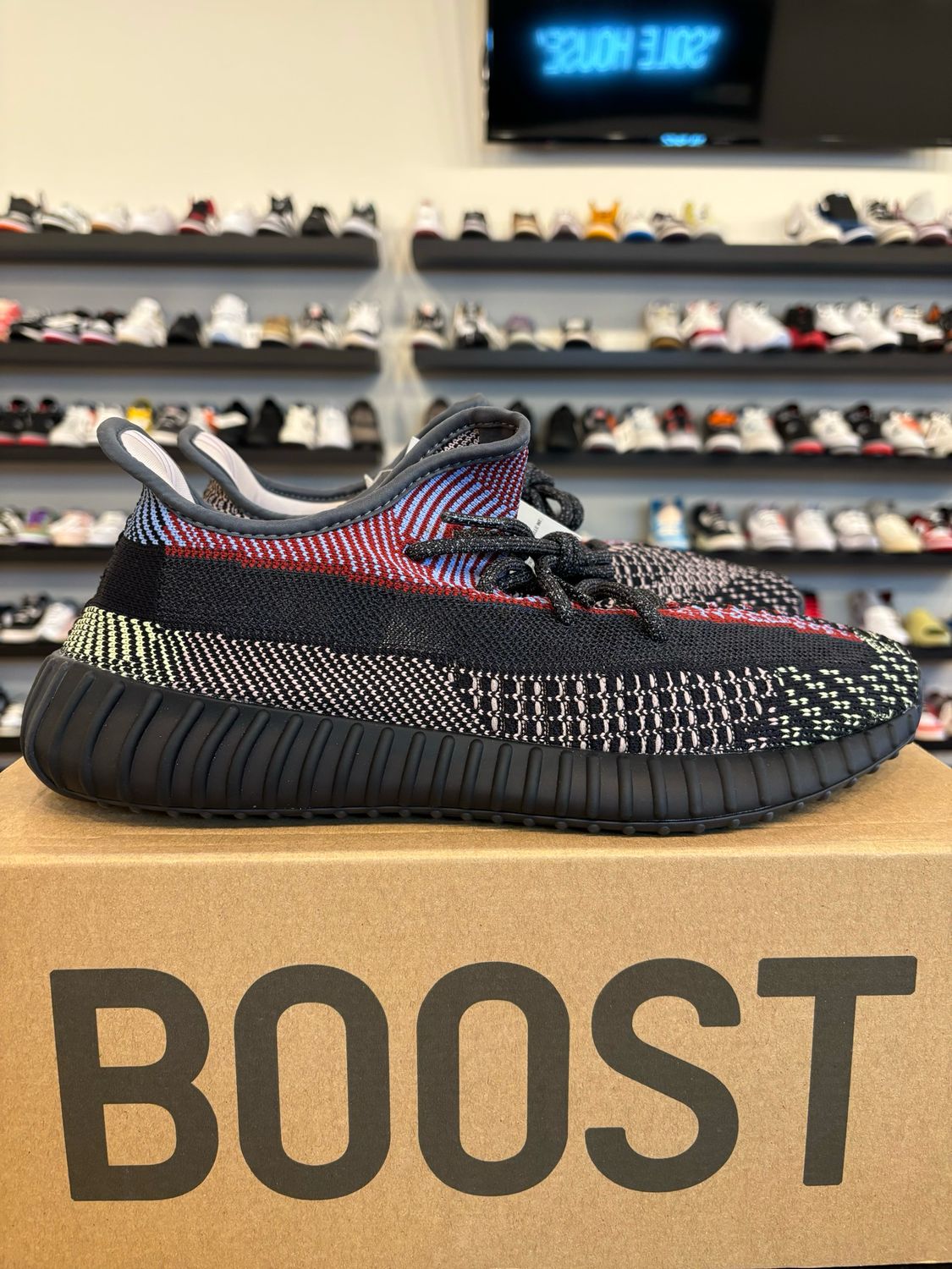 Yeezy 350 V2 Yecheil Black Size 11 Brand New