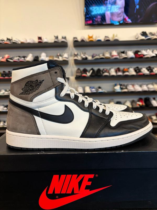 Jordan 1 Mocha Size 12 Pre-Owned