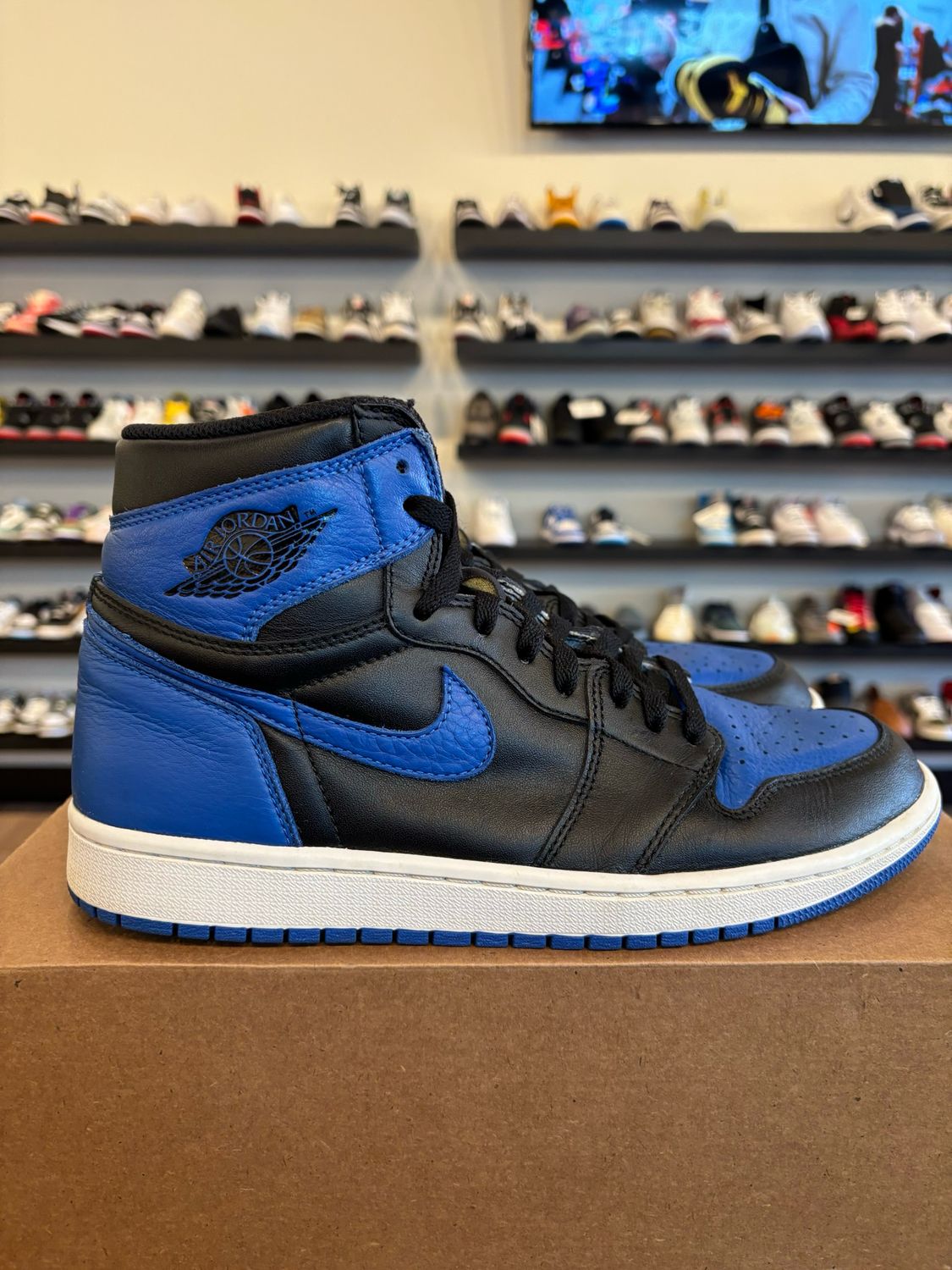 Jordan 1 Royal 2017 Size 10 Pre-Owned (No Box)