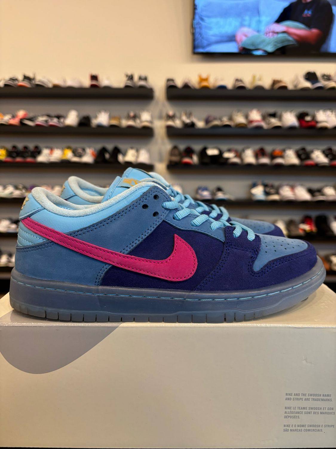 Nike SB Dunk Low Run The Jewels Size 6Y (7.5W) Pre-Owned