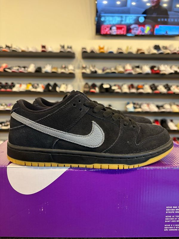 Nike SB Dunk Low Fog Size 6.5 (8W) Pre-Owned