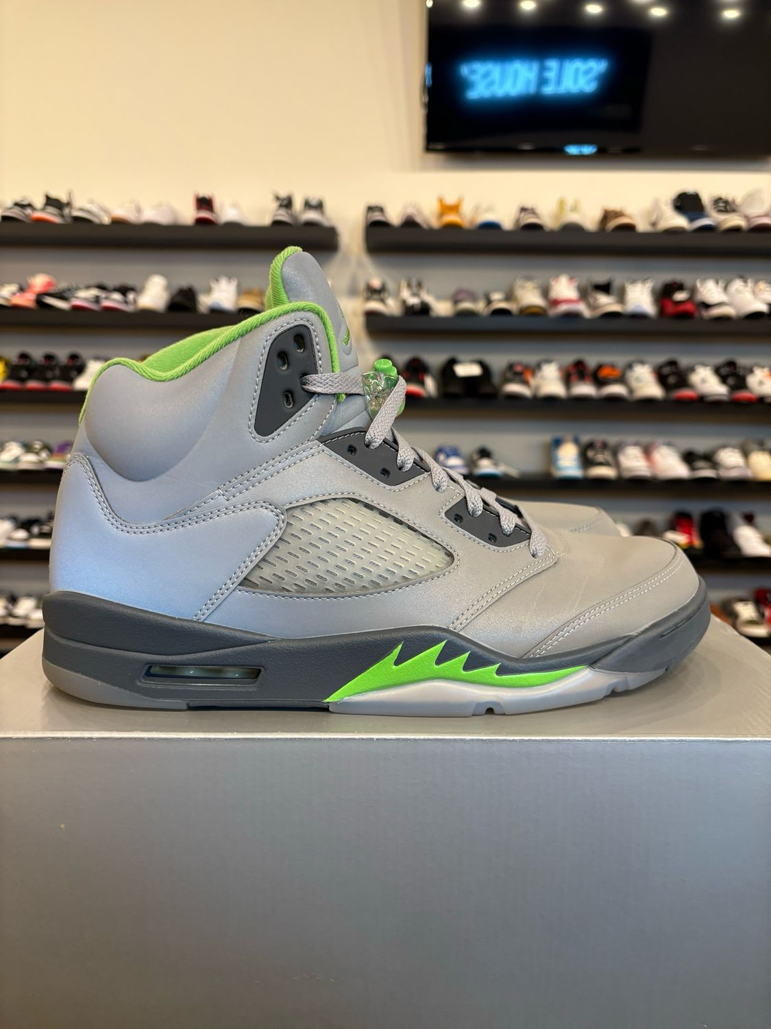 Jordan 5 Green Bean Size 11.5 Pre-Owned