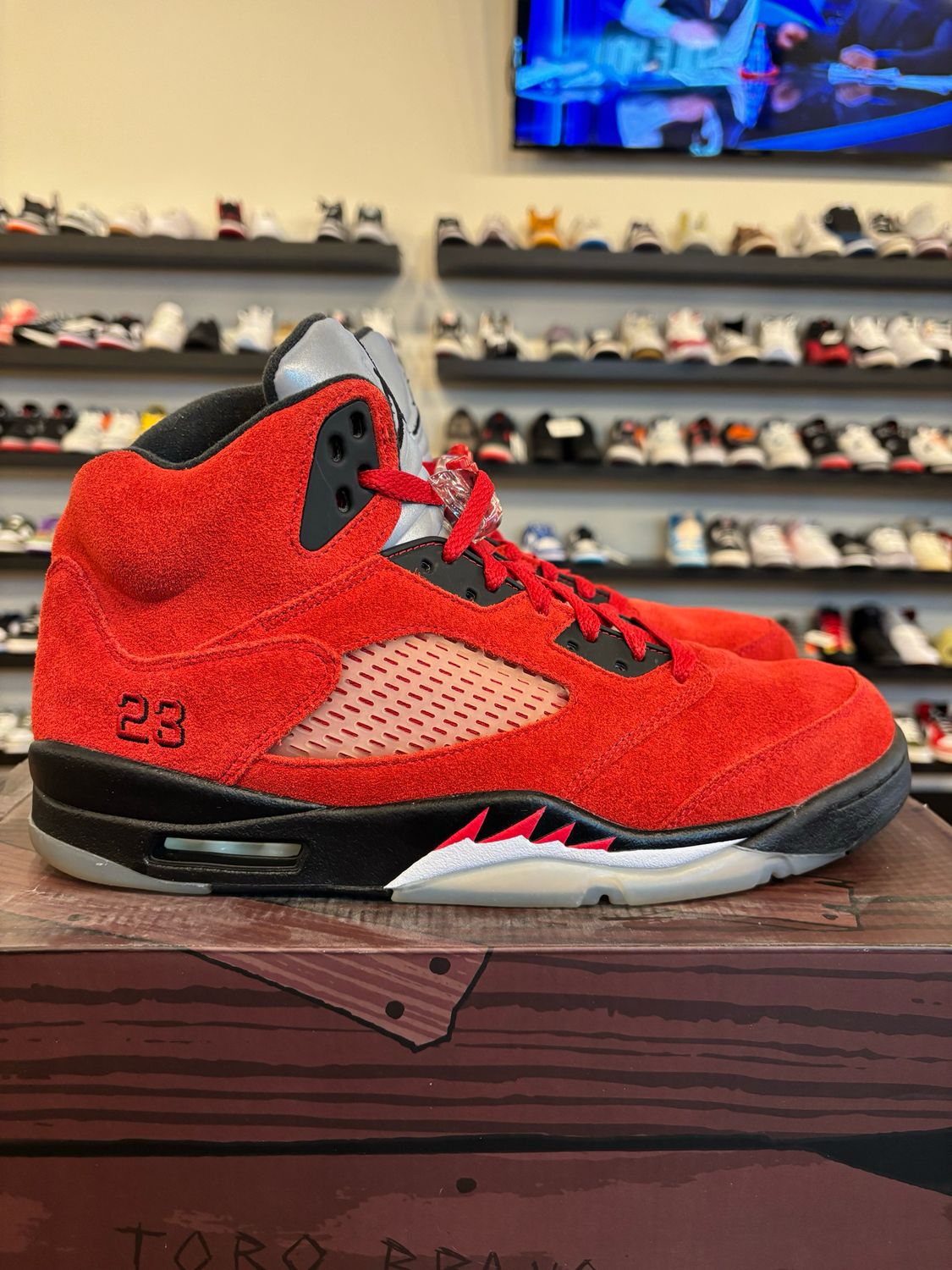 Jordan 5 Raging Bull Size 11.5 Pre-Owned