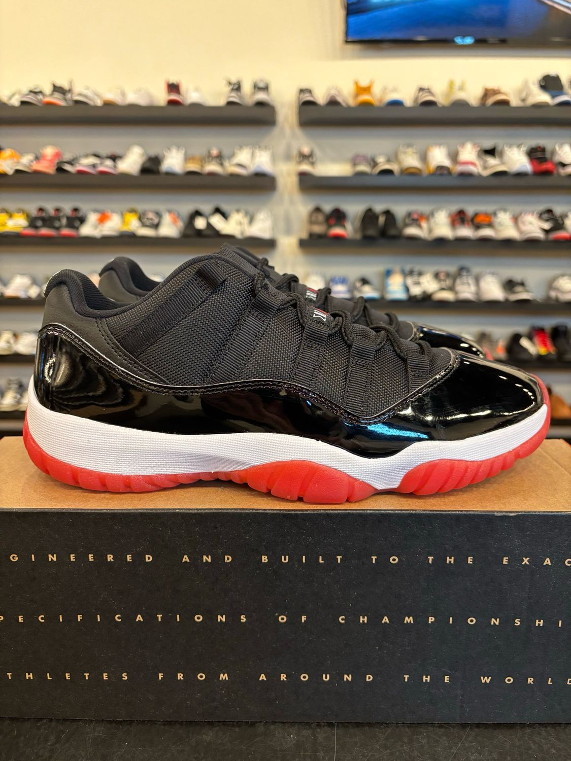 Jordan 11 Low Bred 2025 Size 9.5 Brand New
