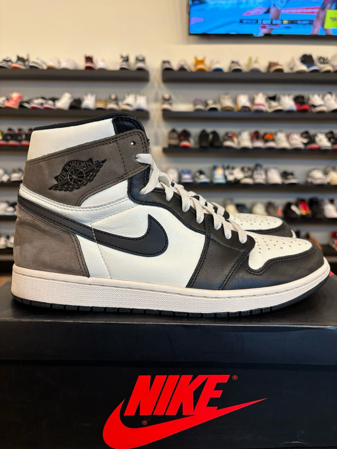 Jordan 1 Mocha Size 11.5 Pre-Owned