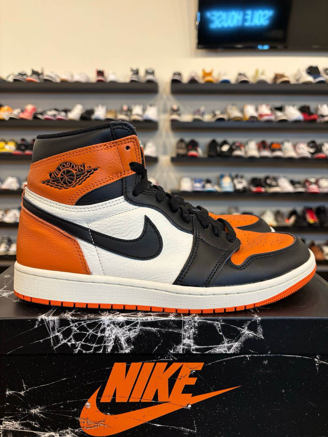 Jordan 1 Shattered Backboard 2025 Size 9 Pre-Owned