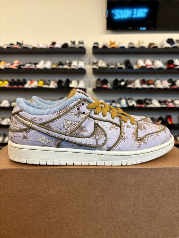 Nike SB Dunk Low City Of Style Size 9.5 Pre-Owned (No Box)