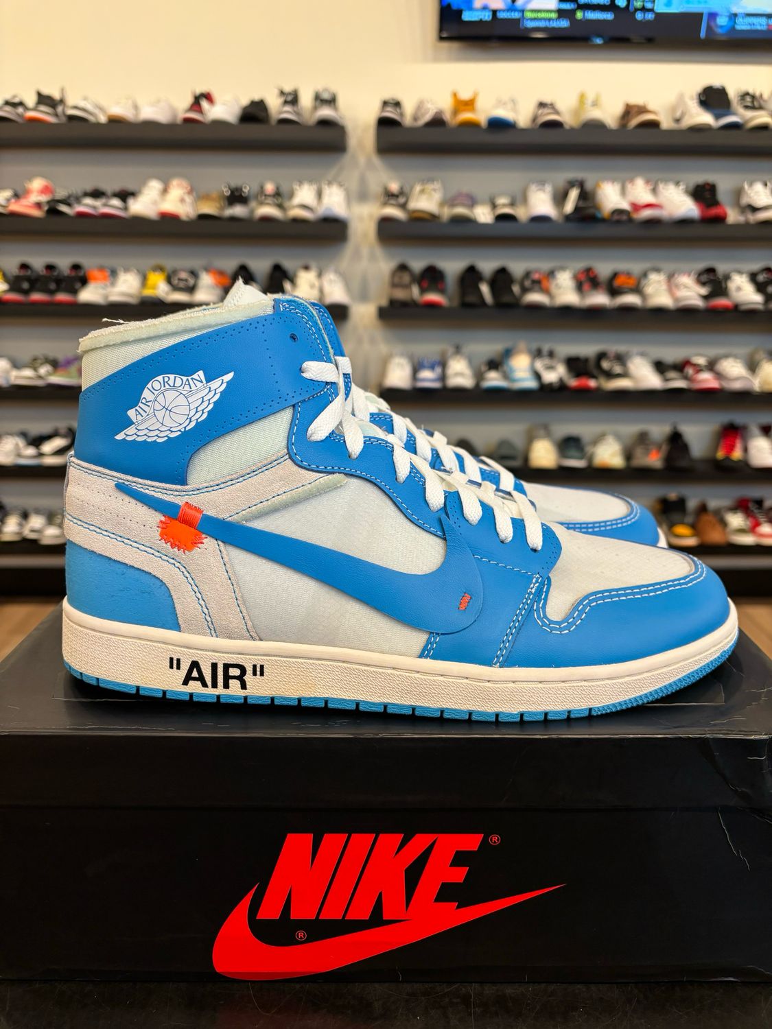 Jordan 1 Off-White UNC Size 13 Pre-Owned