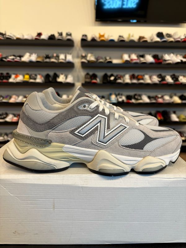 New Balance 9060 Rain Cloud Grey Size 8.5 Pre-Owned (No Box)