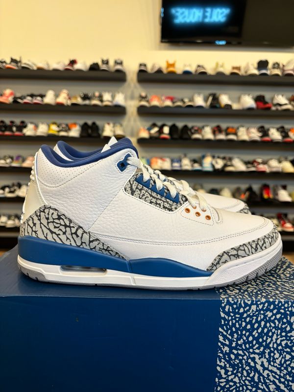 Jordan 3 Wizards Size 9.5 Pre-Owned