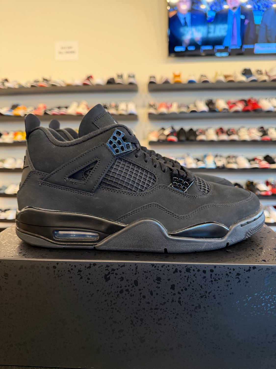 Jordan 4 Black Cat 2025 Size 11 Pre-Owned