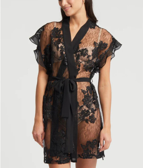 262 Charming Lace Wrap