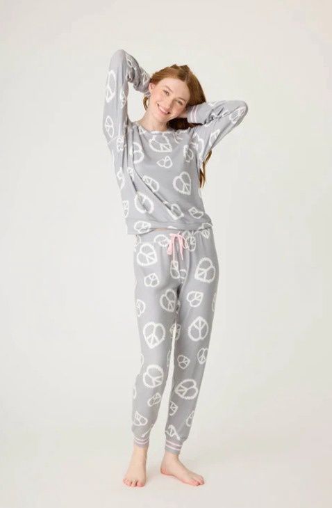 RRFROST1 Full of Love PJ Set