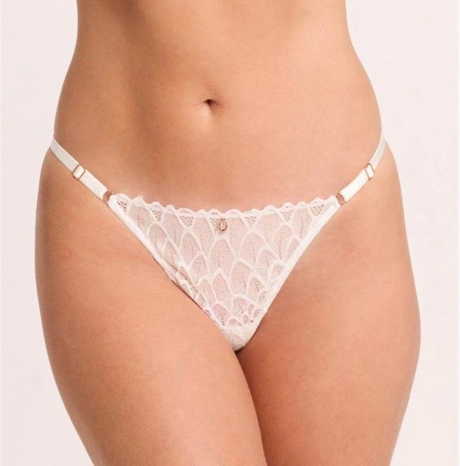 9344 Lacy Thong
