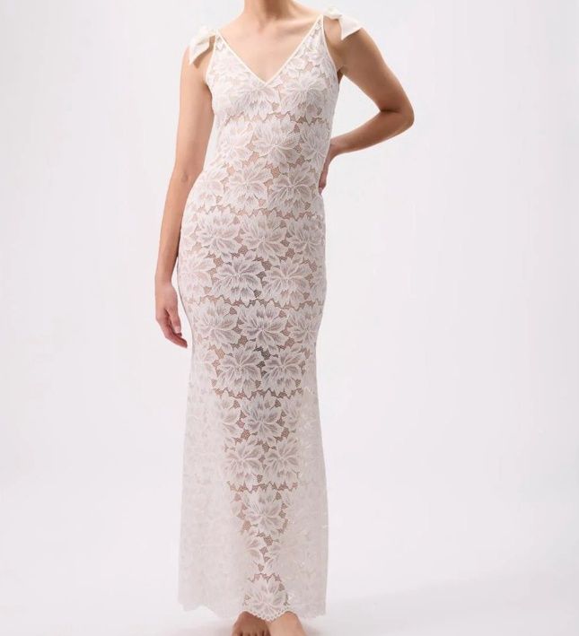 1023-Ivory Amour Gown