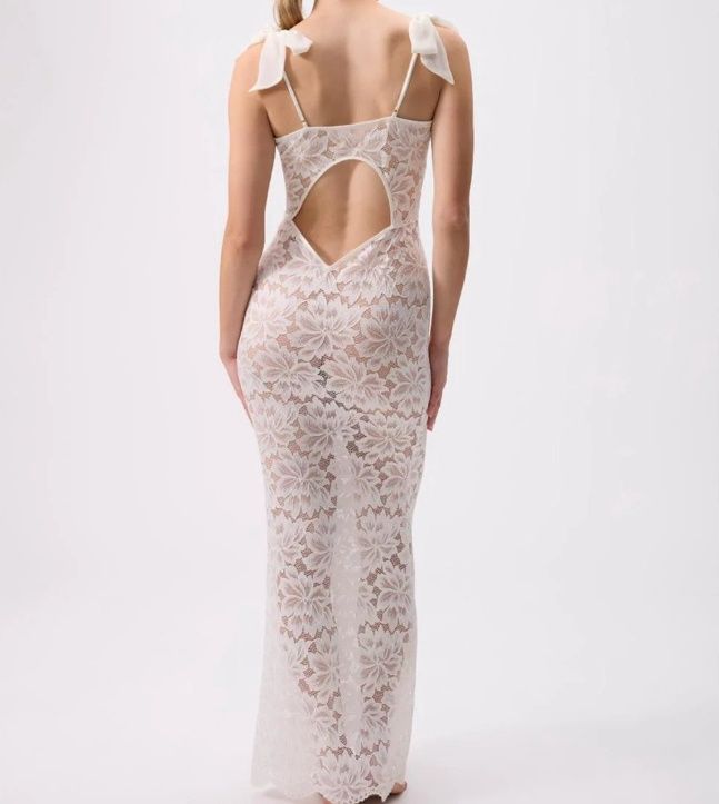 1023-Ivory Amour Gown
