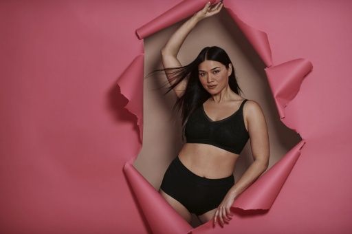 ESSENTIAL SMART-BRALETTE, Colour: BLACK, Size: S