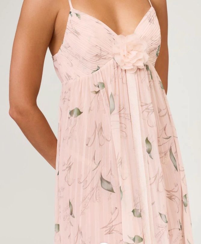 1082- Blush Gown