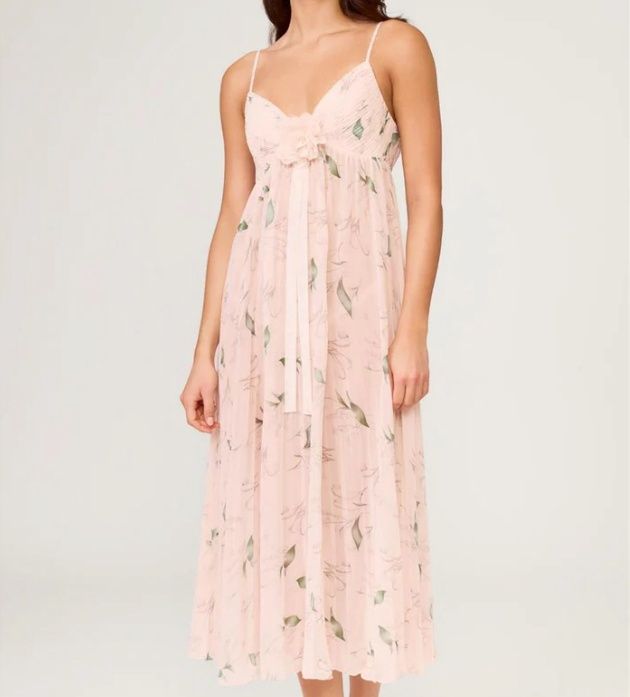 1082- Blush Gown