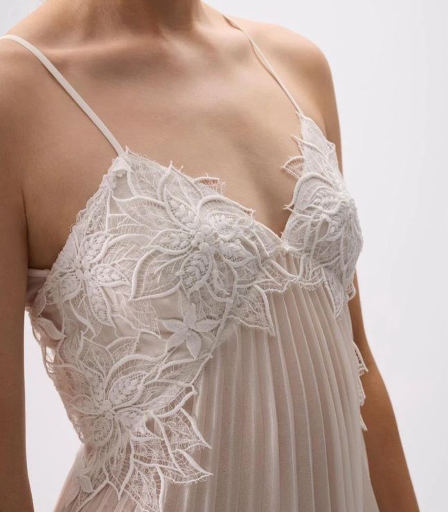 1034 Blush Delight Chemise