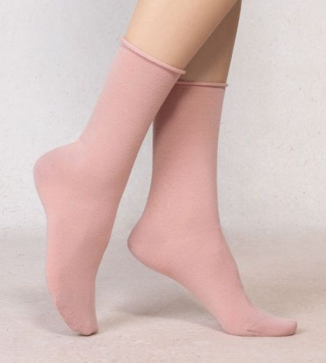 6700- Rose Merino Wool Roll Top