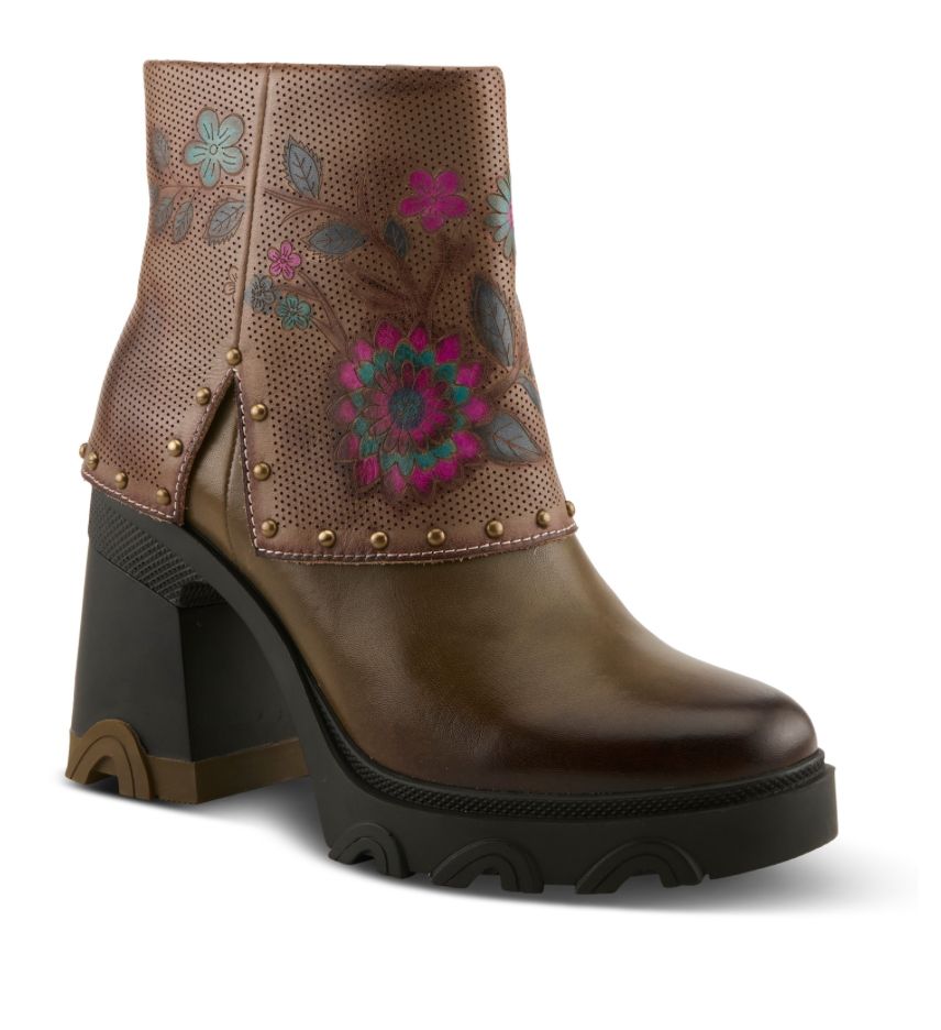 L'Artiste: Carizma Boots 