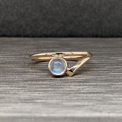 14KY 5mm Moonstone Bypass Ring