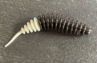UL Troutworm 6,5cm (Schwarz Weiß) UL Troutworm 6,5cm (Schwarz Weiß)