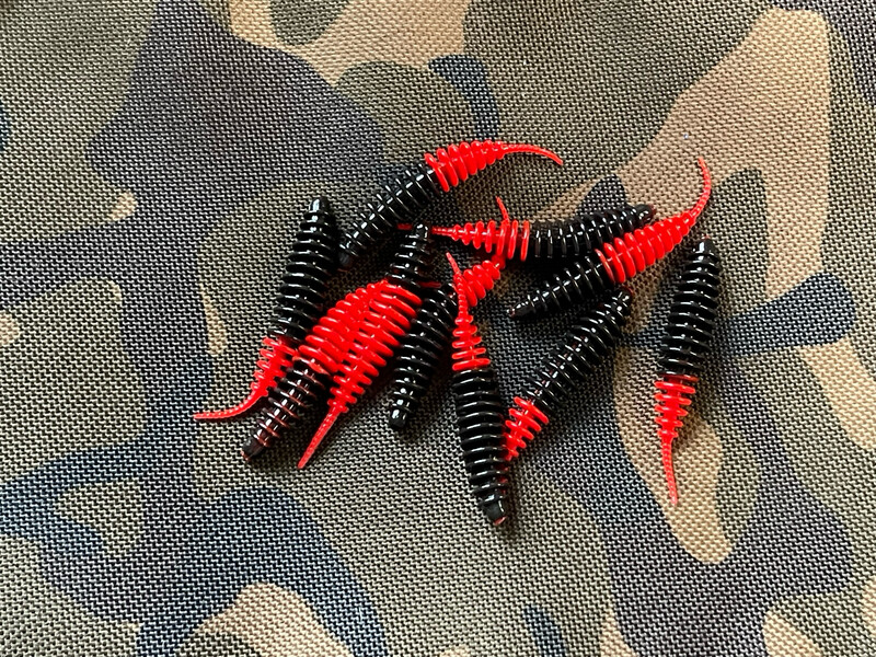 UL Troutworm 50mm Schwarz Rot