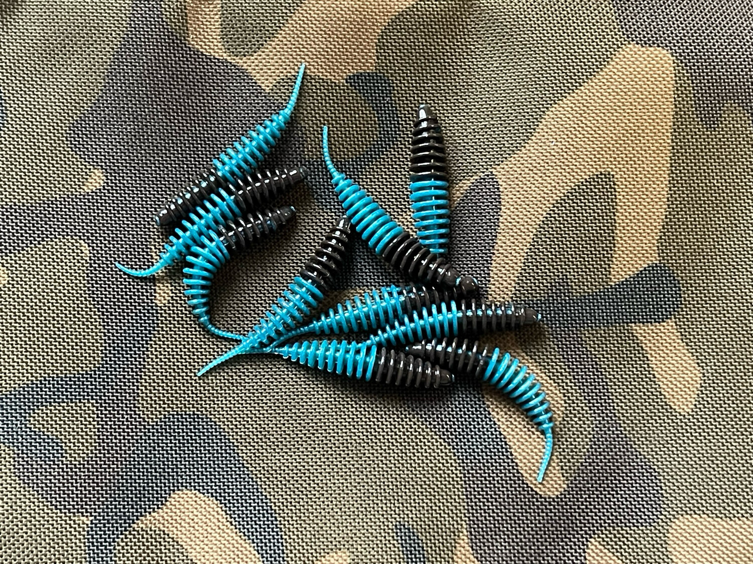 UL Troutworm 50mm Schwarz Blau