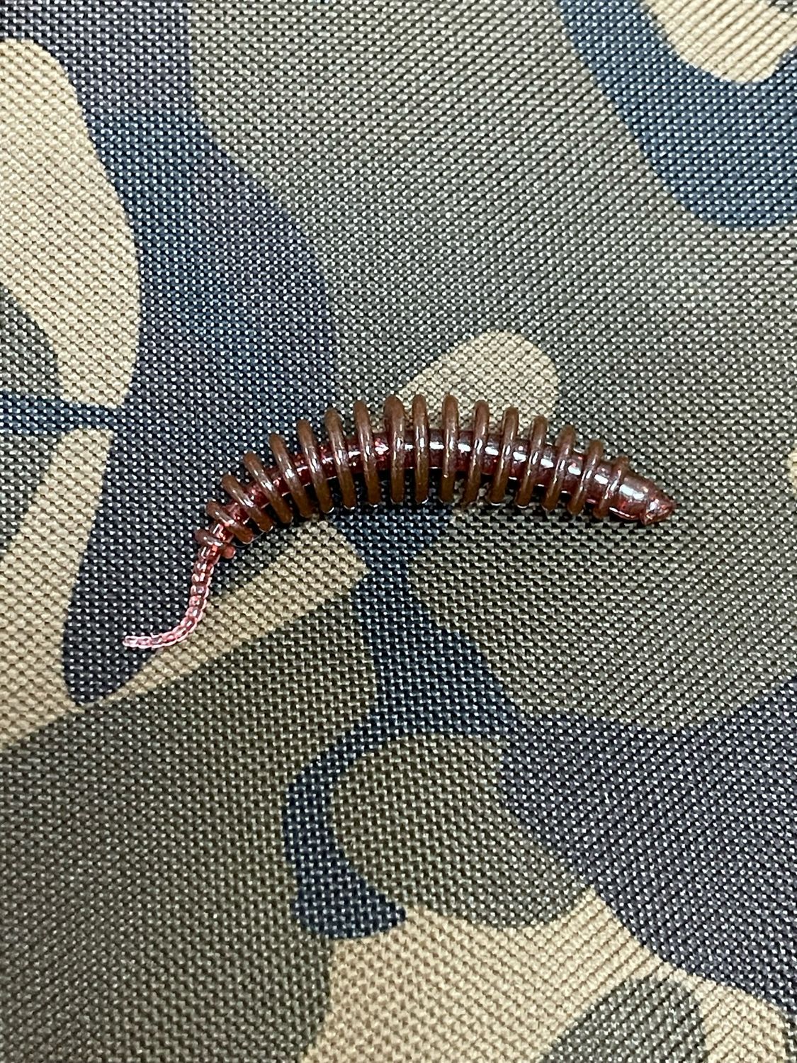 UL Troutworm 6,5cm Braun Rotglitter UV