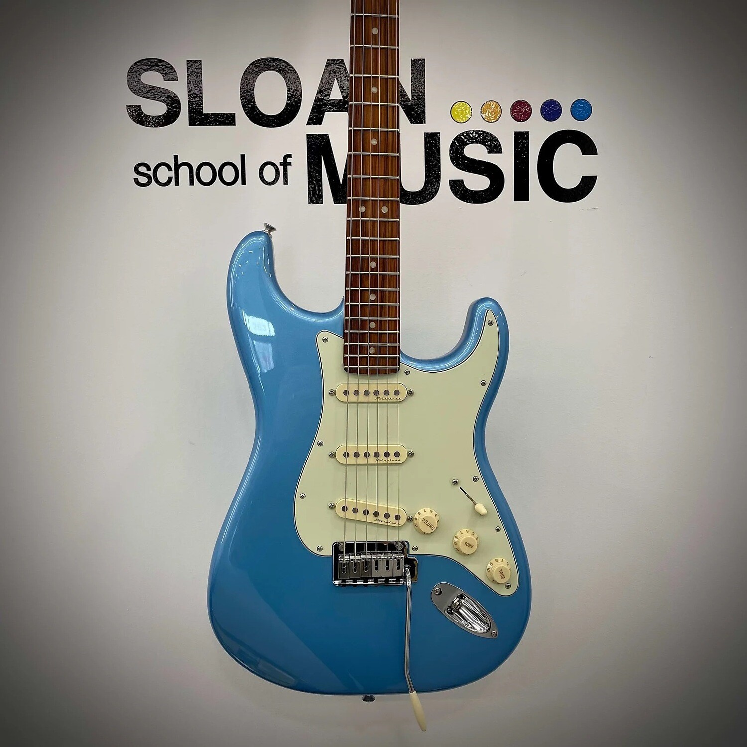 Fender Player Plus Stratocaster — Opal Spark