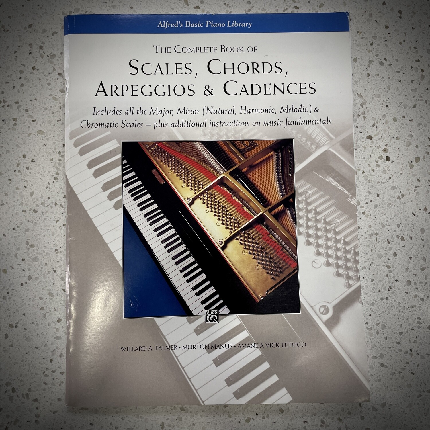 Alfred The Complete Book of Scales, Chords, Arpeggios and Cadences