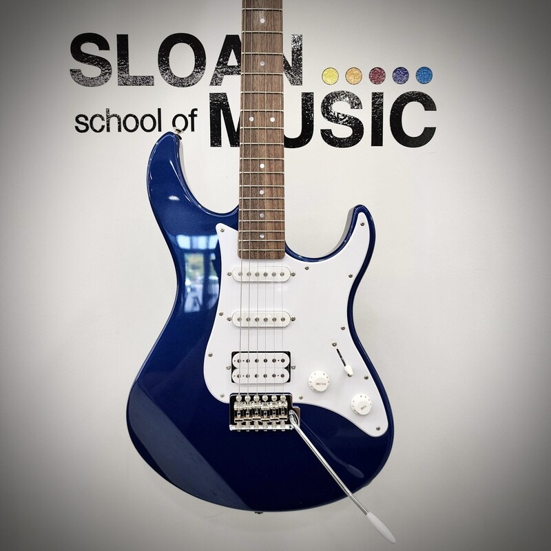 Yamaha PAC012 Pacifica Electric Guitar - Metallic Blue
