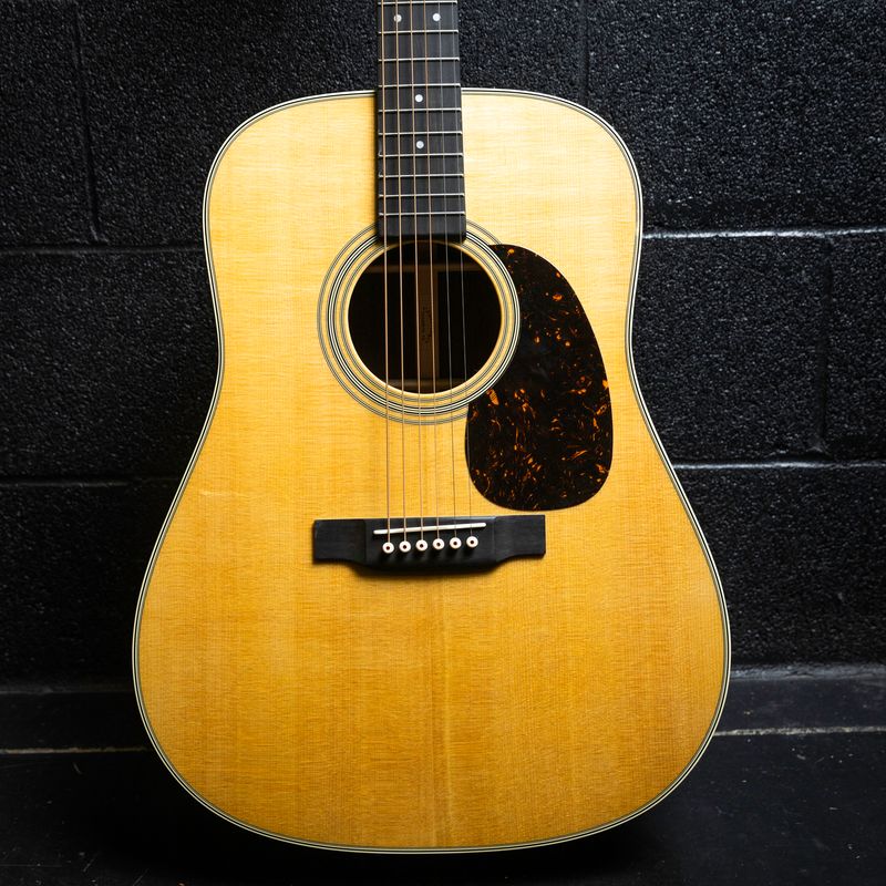 Martin D-28 - Natural