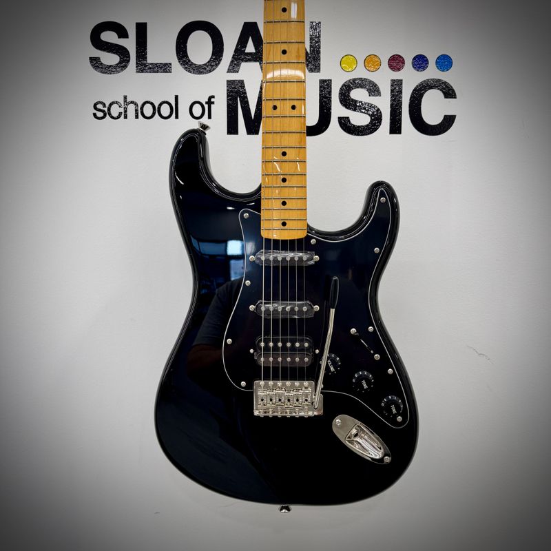 Squier Classic Vibe '70s Stratocaster HSS - Black