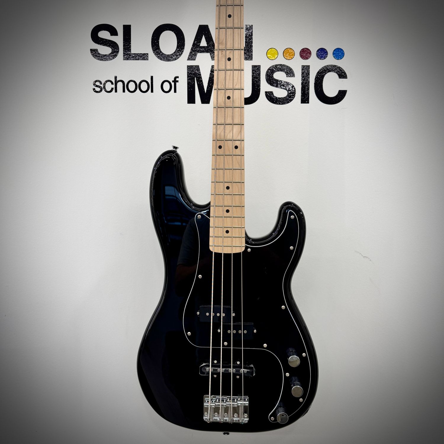 Squier Affinity Precision Bass - Black, Maple