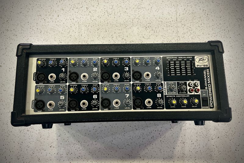 USED Peavey PVI 8B Powered Mixer