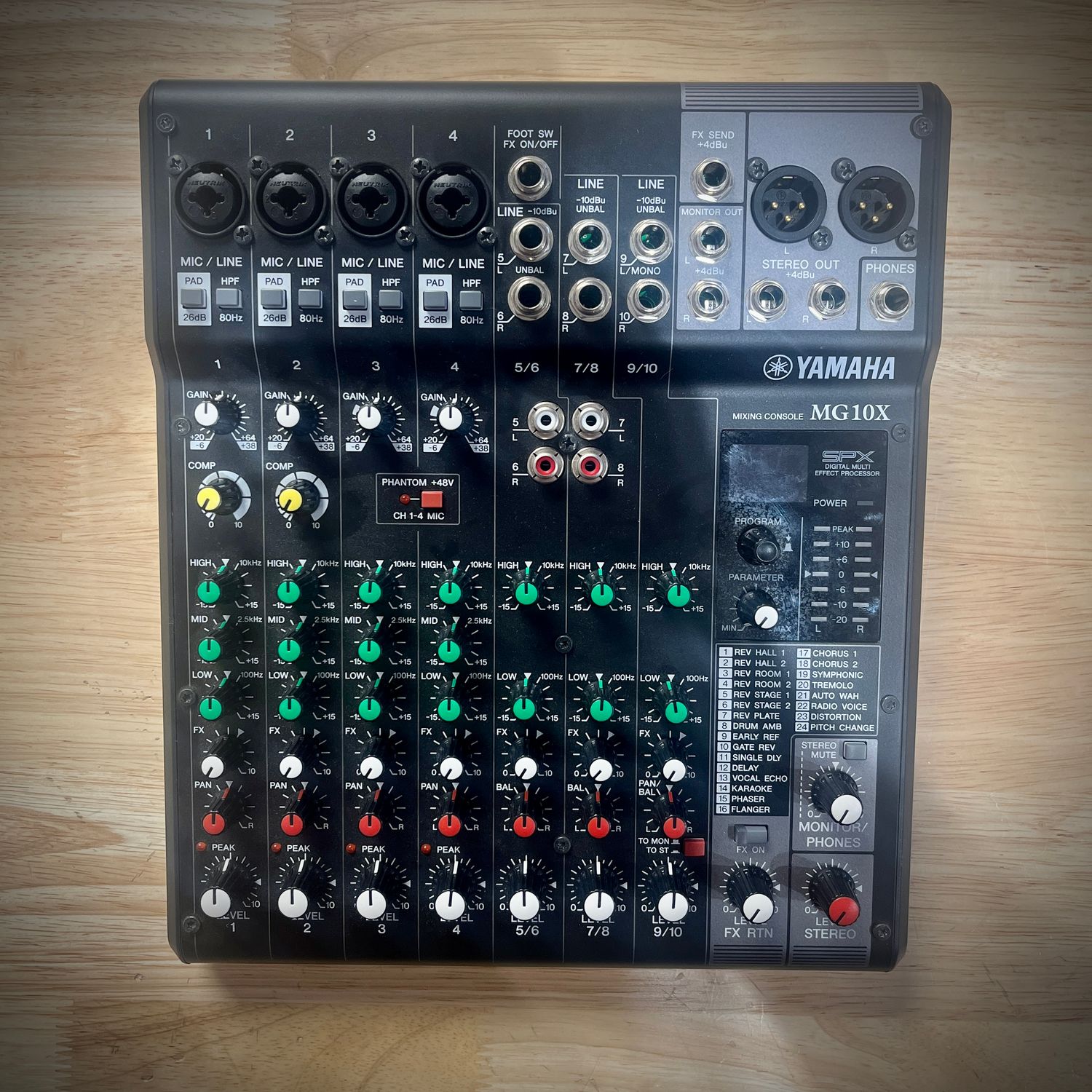 Yamaha MG10X Mixing Console