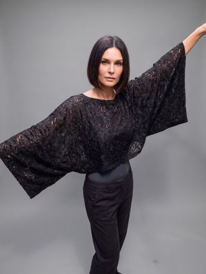 poncho encaje frisado