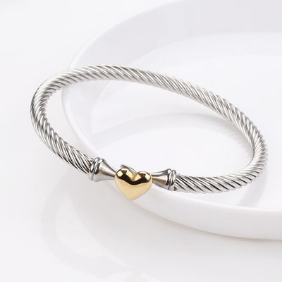 Center Heart Bangle